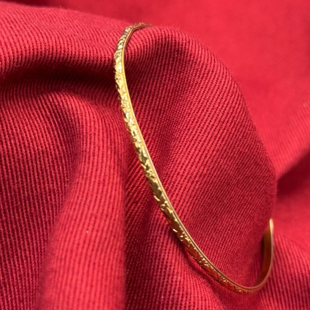 Elegant Gold-Tone Textured Bangle Bracelet - Women